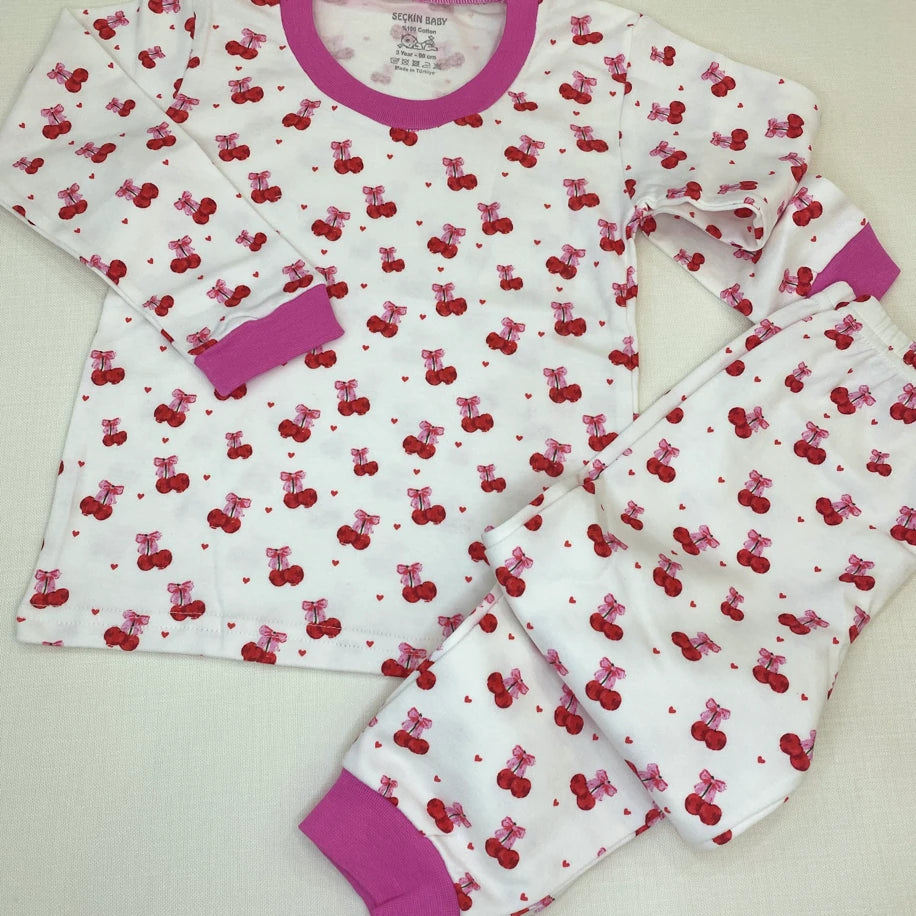 Kiraz Desenli Bebek Pijama Takımı – %100 Pamuk