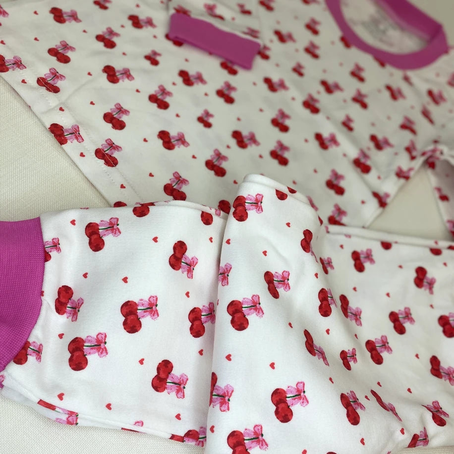 Kiraz Desenli Bebek Pijama Takımı – %100 Pamuk