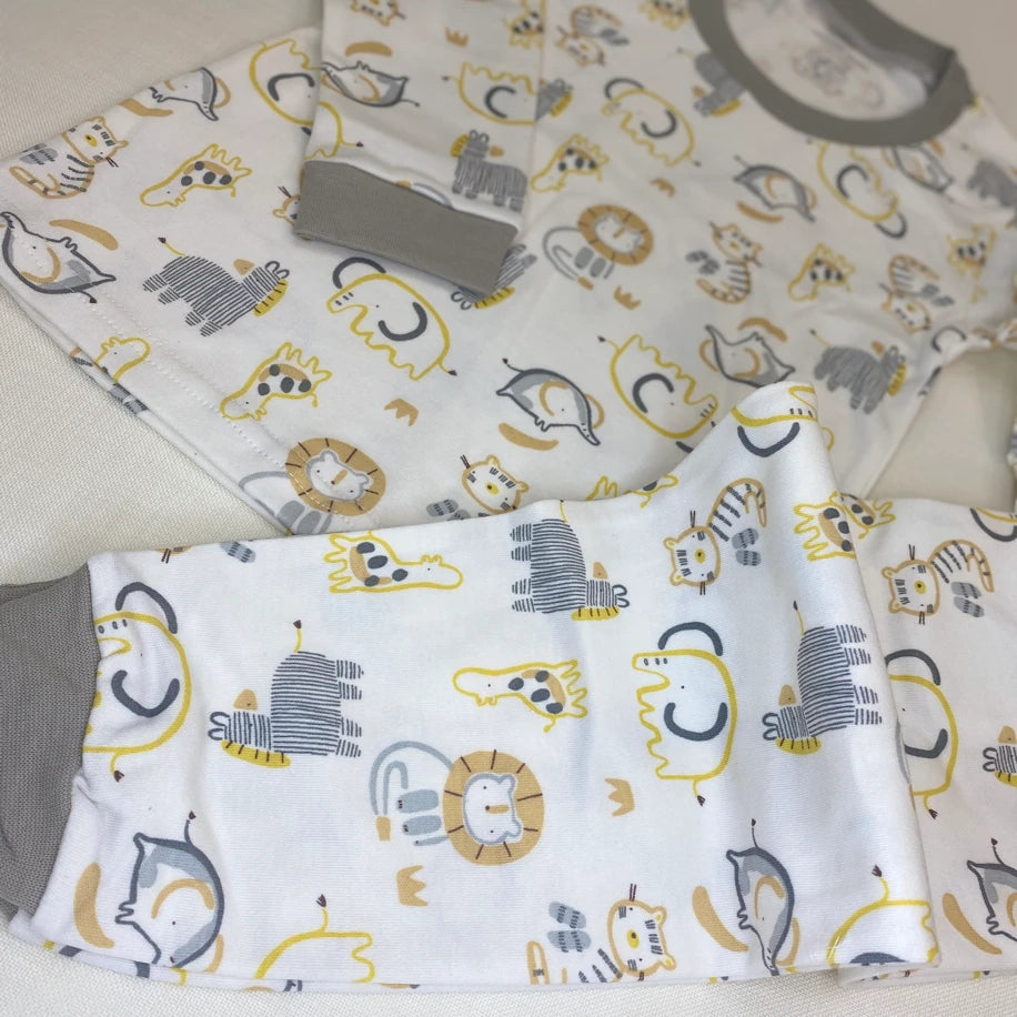 Safari Desenli Bebek Pijama Takımı – %100 Pamuk