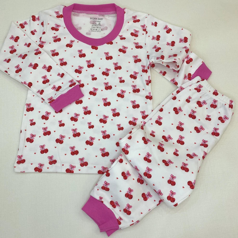 Kiraz Desenli Bebek Pijama Takımı – %100 Pamuk