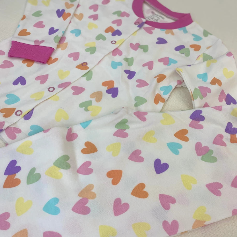 Renkli Kalp Desenli Bebek Pijama Takımı – %100 Pamuk